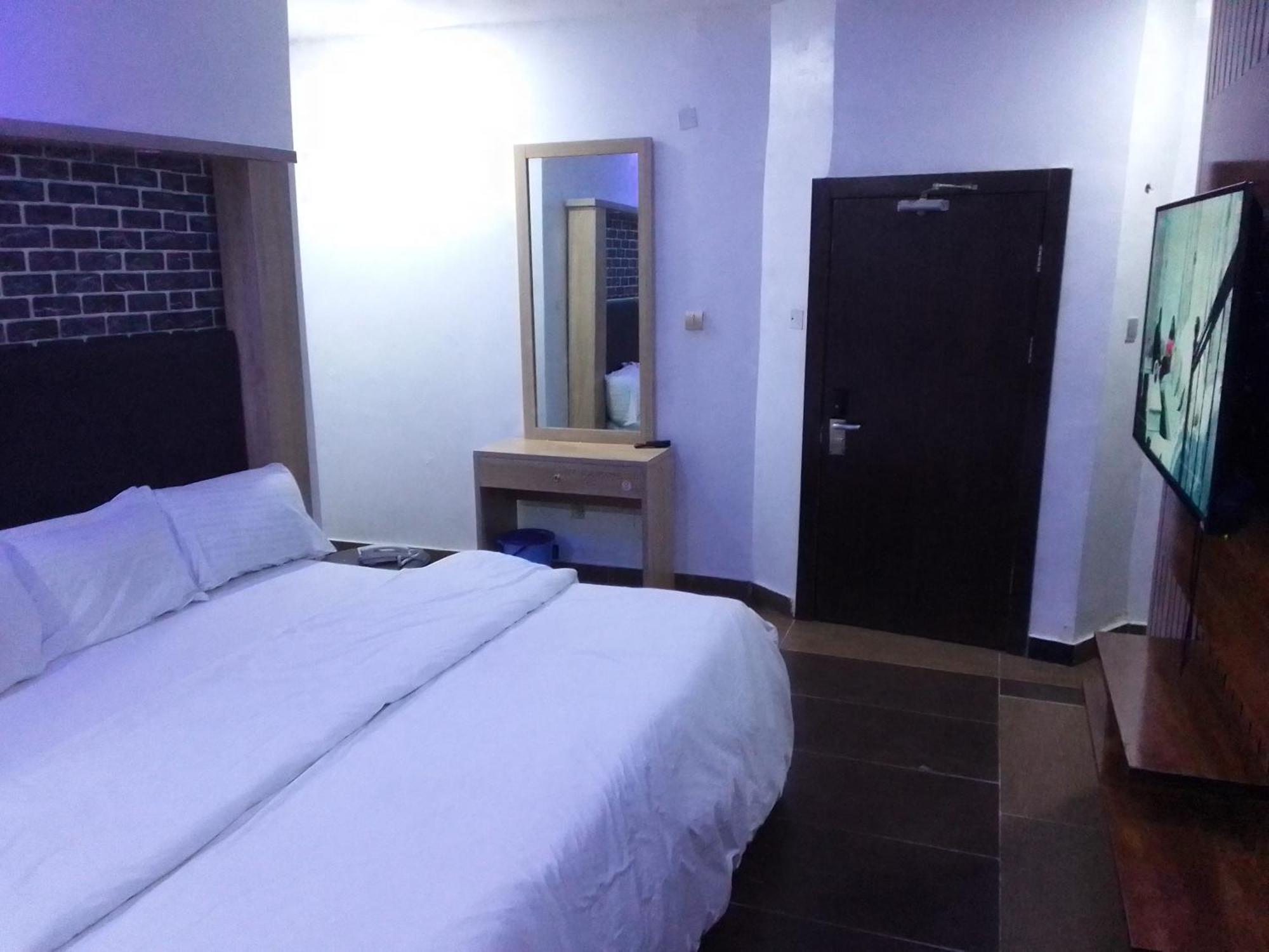 Exclusive Mansion Lekki Phase 1 Hotel Ilado Ngoại thất bức ảnh